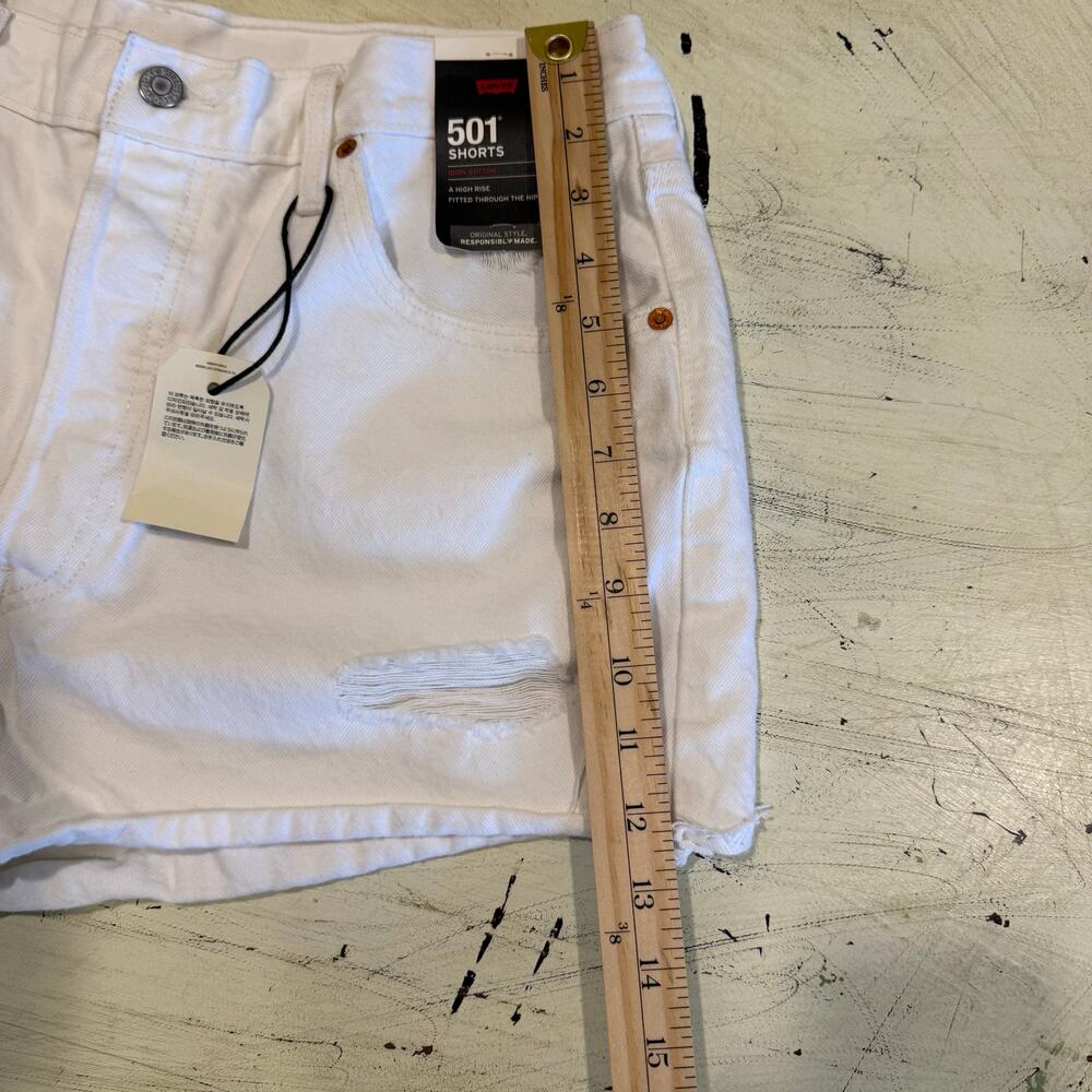 Levis 501 Shorts Women's 34 White NEW High Rise Distressed‎ Denim - Picture 5 of 10